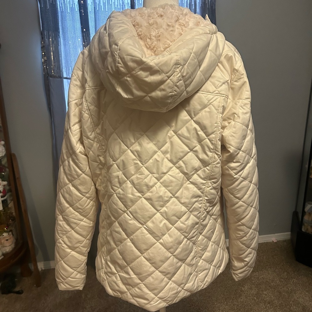 Columbia Women's Off-White Quilted Puffer Jacket - Picture 6 of 11